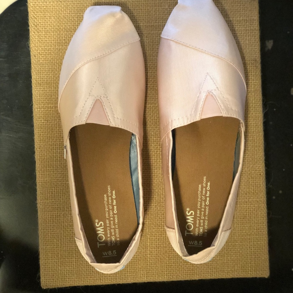 Toms